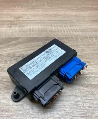 Renault Laguna I Comfort/convenience module 73847257C 7700421261B WithPlug