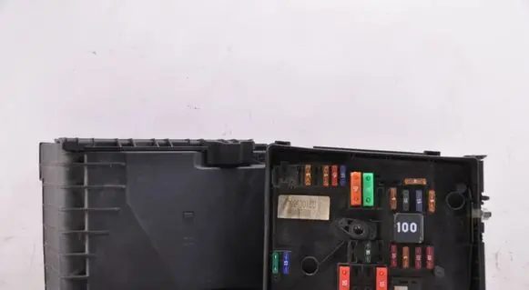 Volkswagen Golf VI Fuse box set 1K0937125D 1K0937132F