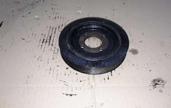 KIA Carens II Crankshaft pulley NOCODE