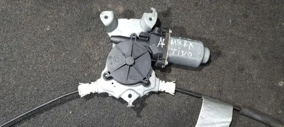 Nissan Almera Tino Front door window regulator motor 400698