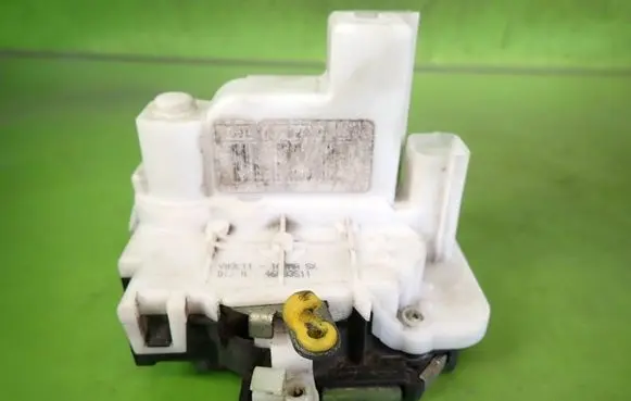 Fiat Panda II Front door lock