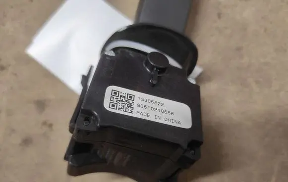 Opel Astra J Wiper control stalk 13305522 93510210658