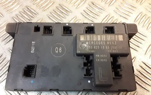 Mercedes-Benz C W203 Door control unit/module 2038201585 A2038201585