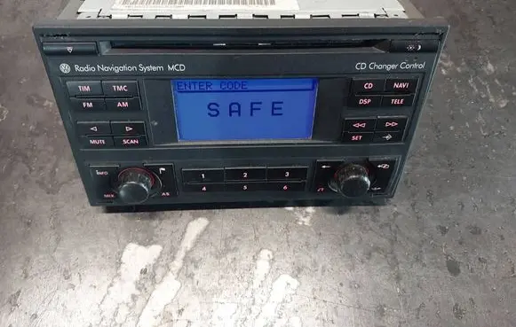 Radio/CD/DVD/GPS head unit