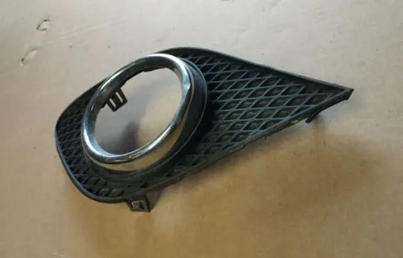 Infiniti G37 Front fog light trim/grill 622561NL0A
