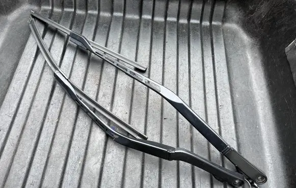 Volvo S90, V90 Windshield/front glass wiper blade 31440425 97036203 31440424