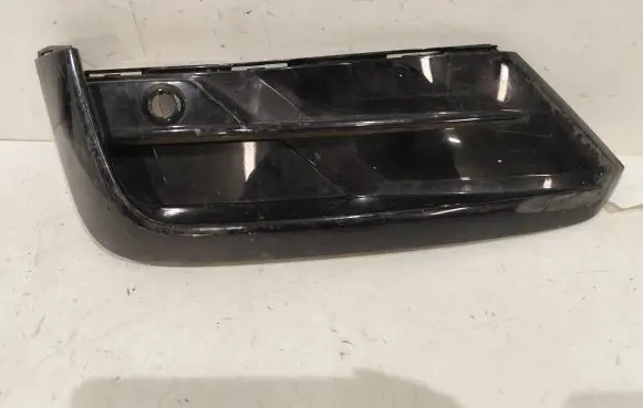Volkswagen Tiguan Front bumper lower grill 5NA853665D