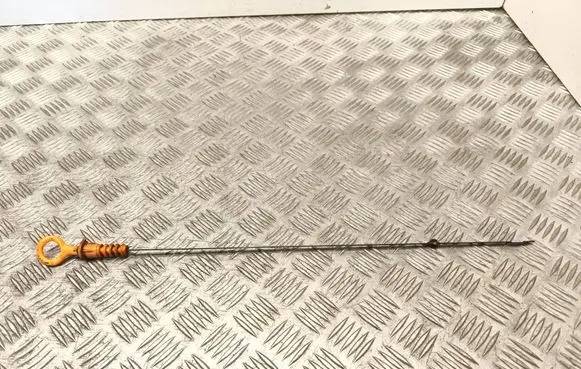 Volkswagen Touran I Oil level dip stick 