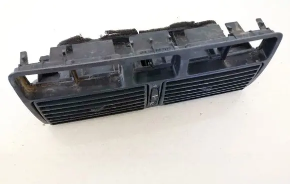 Volkswagen Golf IV Dash center air vent grill 1j0819728c 1j0819736c