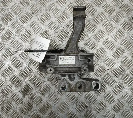 Skoda Octavia Mk3 (5E) Engine mount bracket 5Q0199262BJ