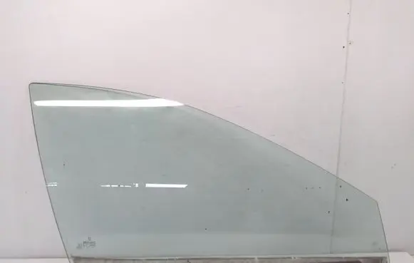 Peugeot 607 Front door window glass four-door