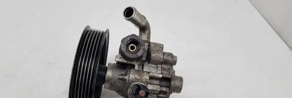 Toyota Corolla Verso AR10 Power steering pump 32100