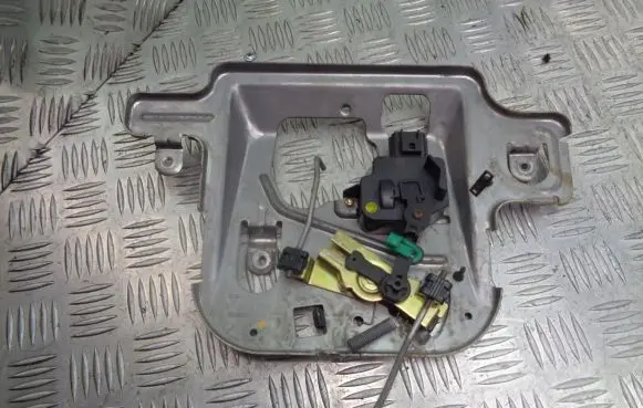 Chrysler PT Cruiser Tailgate boot lock/latch motor 