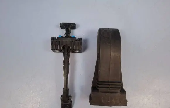 Porsche Cayenne (92A) Front door check strap stopper 7P0837267 7P0837249