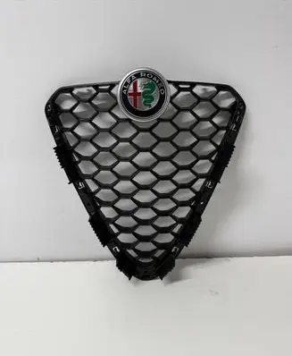 Alfa Romeo Giulia Front grill 156110134