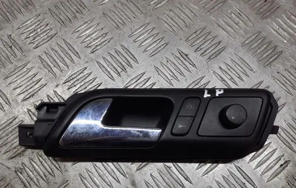 Volkswagen Polo IV 9N3 Front door interior handle 6Q1837247G
