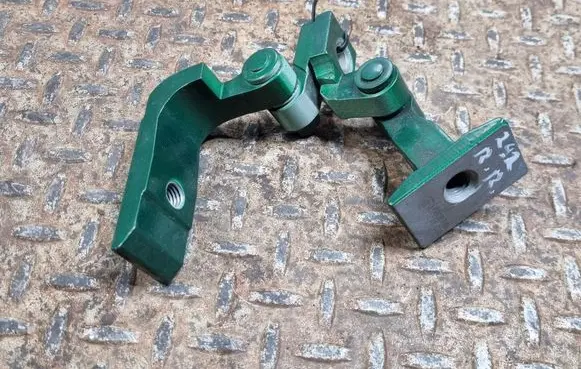 Rear door hinge set