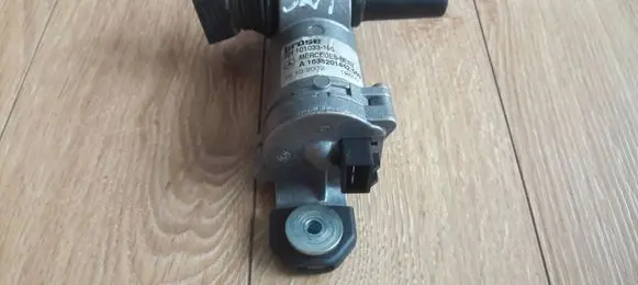Mercedes-Benz ML W163 Vent window/glass motor A1638201442 0H101033105