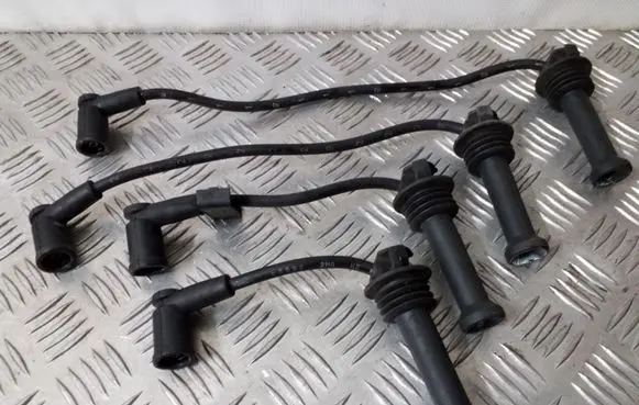 Ford C-MAX II Ignition plug leads E5595