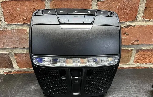 Mercedes-Benz C W205 Front seat light A0009002507 906400CB000GP