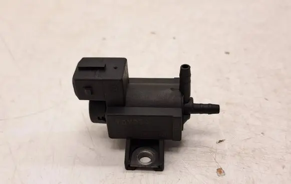 Toyota Auris 150 Turbo solenoid valve 258600R010