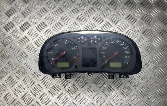 Volkswagen Golf IV Speedometer (instrument cluster) 1J0920822B 9990438 0263618182