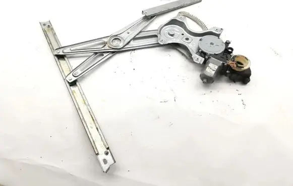 Toyota Auris E180 Front door window regulator with motor 8570102010