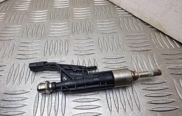 Mini One - Cooper F56 F55 Fuel injector 7639990 13537639990 0261500140