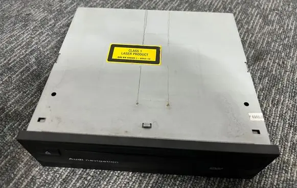 Audi A4 S4 B8 8K Navigation unit CD/DVD player 4E0919887M 4E0910887T