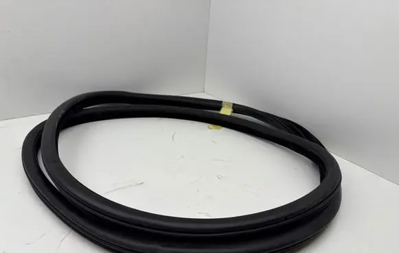 BMW 5 F10 F11 Front door rubber seal 7182270