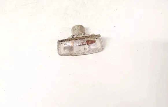Opel Corsa E Front fender indicator light 13252455