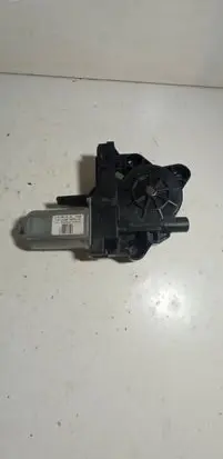 Volvo V70 Front door window regulator motor 970713