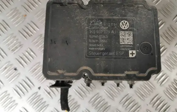 Skoda Octavia Mk2 (1Z) ABS Pump 1K0907379AJ