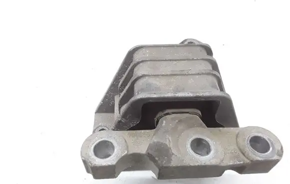 Opel Signum Engine mount bracket
