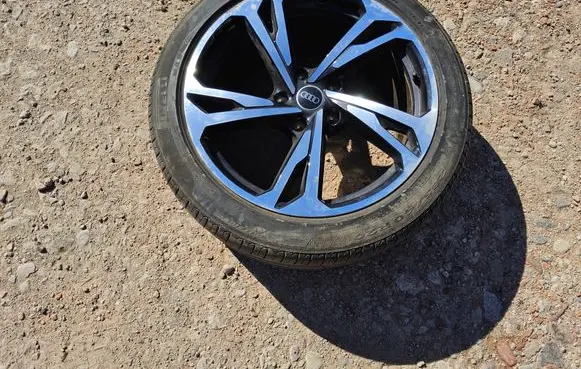 Audi E-tron GT R20 alloy rim 4J3601025
