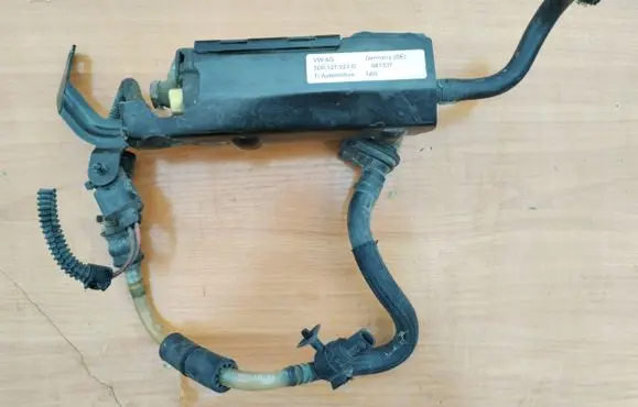 Volkswagen Phaeton Fuel injection high pressure pump 3D0127023B