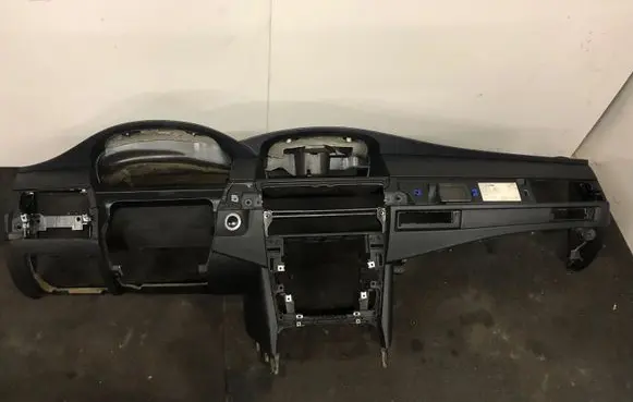 BMW 5 E60 E61 Dashboard 7138510 52758211