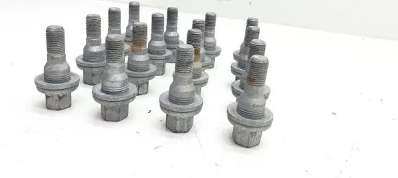 Jeep Avenger Nuts/bolts 