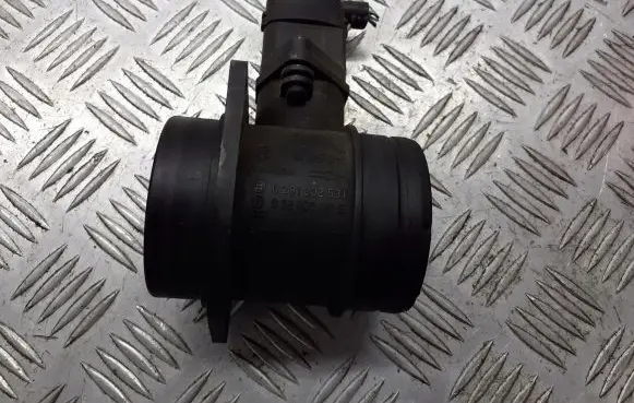 Volkswagen Golf Plus Mass air flow meter 038906461B