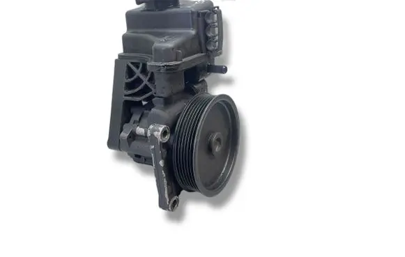 Mercedes-Benz C W204 Power steering pump