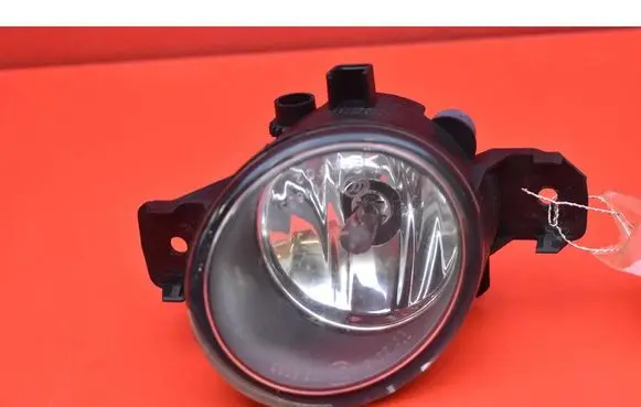 Renault Clio III Front fog light 8200002470