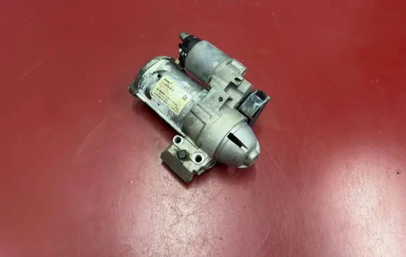 BMW X3 G01 Starter motor 8621839