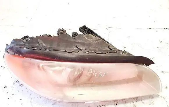 Volvo V70 Headlight/headlamp 31214171