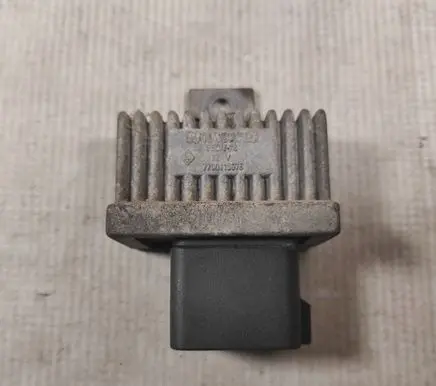 Renault Master II Glow plug pre-heat relay 7700115078
