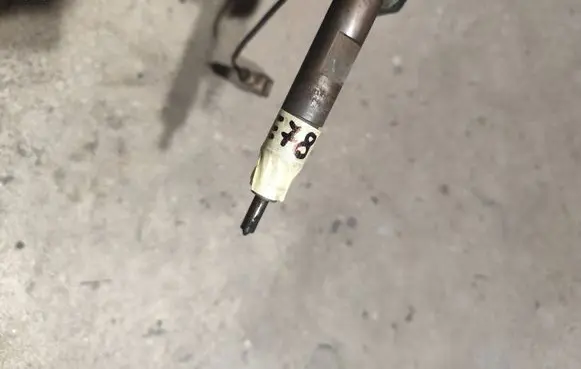 Volkswagen Golf III Fuel injector 028130201J