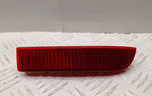 Toyota Avensis T270 Rear tail light reflector 8191013022 8191013021 8191013020