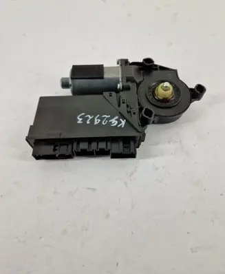 Audi A8 S8 D3 4E Rear door window regulator motor 4E0910802A