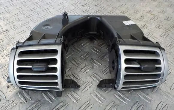 Smart ForTwo II Dash center air vent grill A4518300854