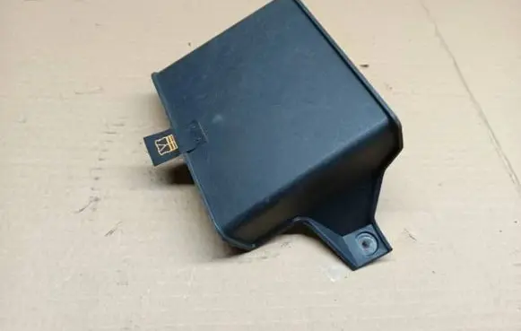 Skoda Octavia Mk3 (5E) Front door seat control surround trim 5E0881507B