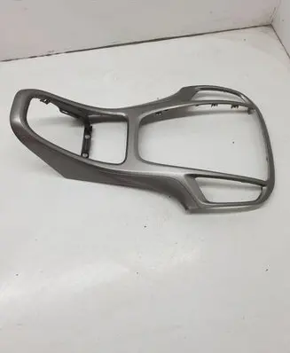 Radio/GPS head unit trim